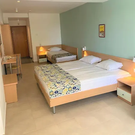 Sirena Hotel מלון 3*