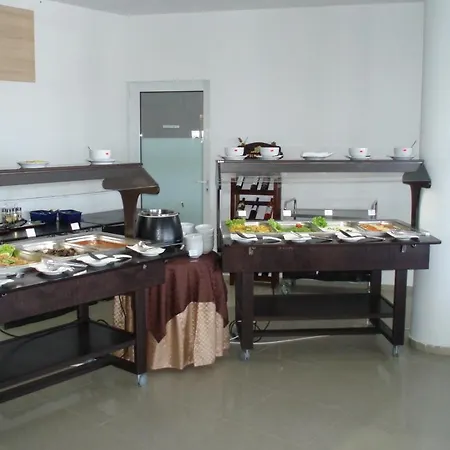 Sirena Hotel 3* סאני ביץ'