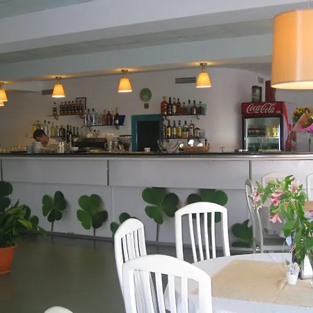 Sirena Hotel 3* סאני ביץ'